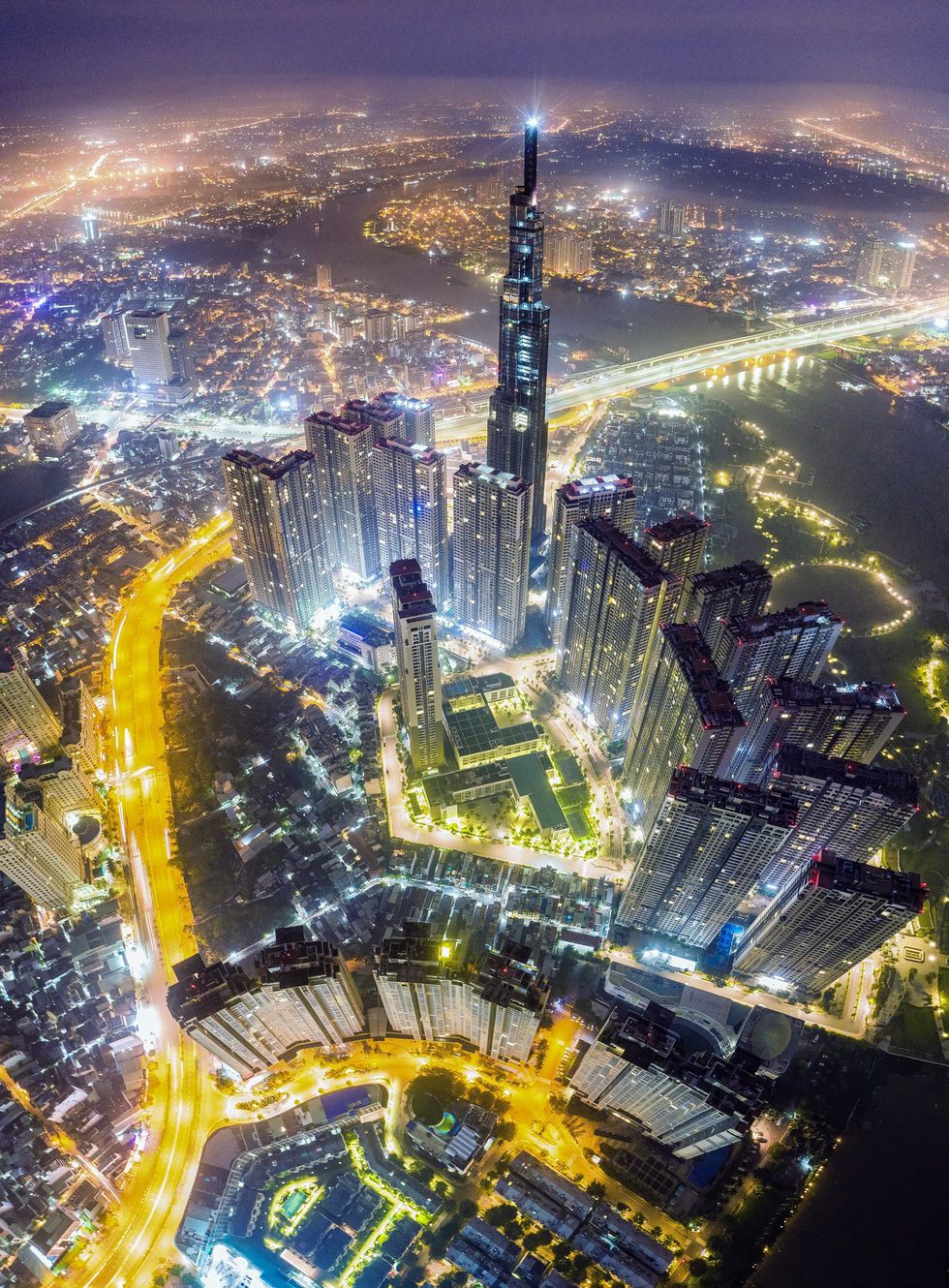 Tòa nhà Landmark 81 - Vinhomes Central Park